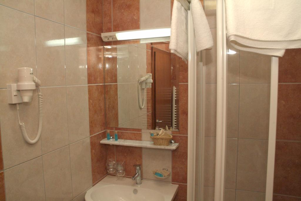 סיטלוק Hotel Kaktus מראה חיצוני תמונה